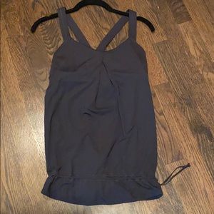 Lululemon black tank with built-in bra sz 4